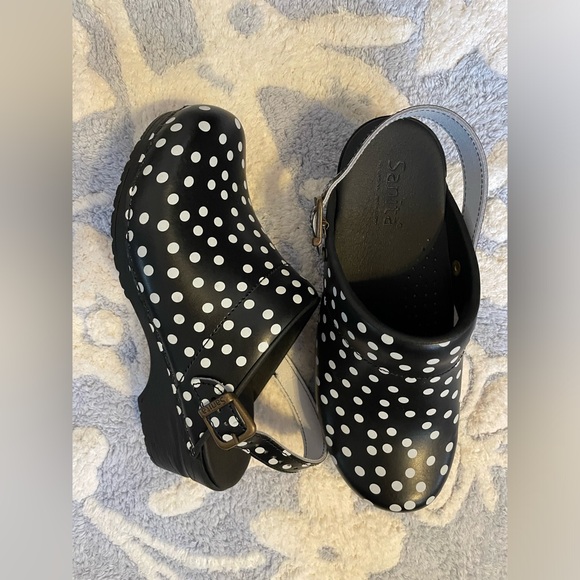 NWOT Sanita Polka Dot Clogs / Cute Black & White Clogs Size 7-7.5 Euro 38 - Picture 2 of 16